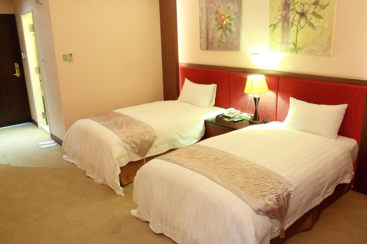 East Coast Sea View Hotel Chenggong Bagian luar foto