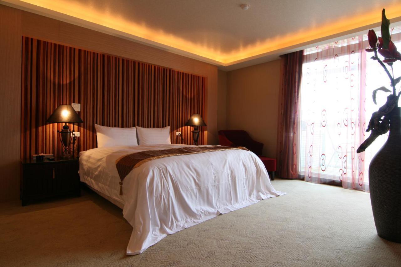 East Coast Sea View Hotel Chenggong Bagian luar foto